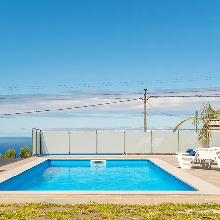 Дом отдыха Casa Georgina Heated Swiming, Sea View And Air Conditioning